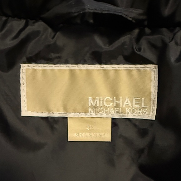 MICHAEL Michael Kors Black Puffer Coat with Faux Fur Trim - Picture 3 of 5